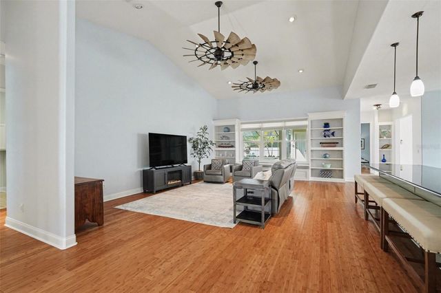 605 MANATEE DRIVE, Ruskin, FL 33570