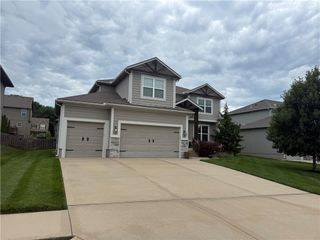 342 SE HIGHLAND PARK Drive, Lee's Summit, MO 64063