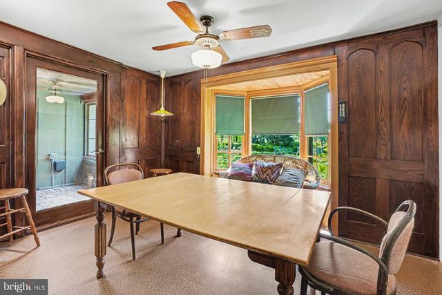 555 STUDEBAKER LN, New Oxford, PA 17350