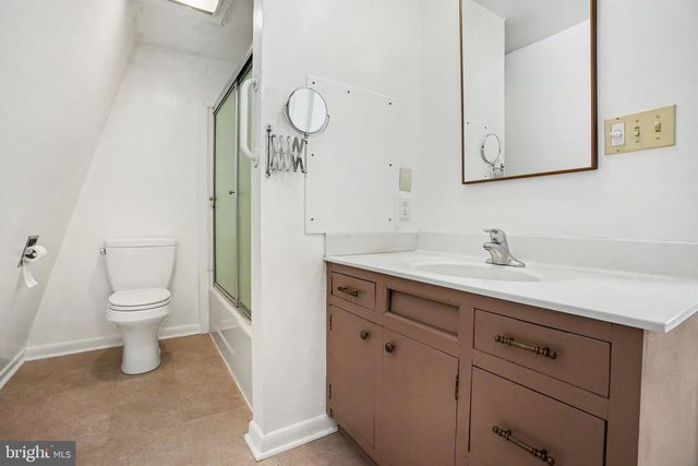 555 STUDEBAKER LN, New Oxford, PA 17350
