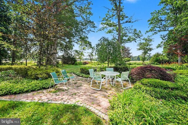 555 STUDEBAKER LN, New Oxford, PA 17350