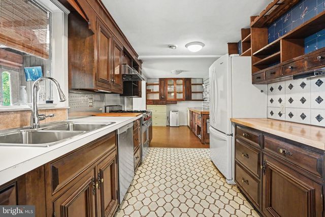 555 STUDEBAKER LN, New Oxford, PA 17350