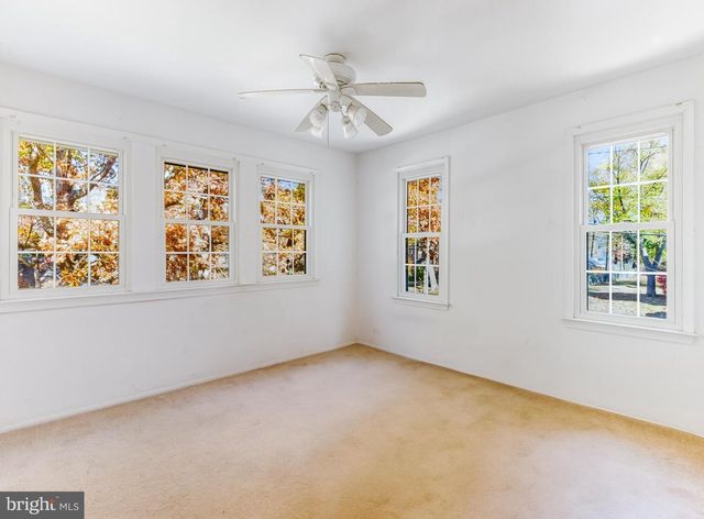 1102 BARNESDALE RD, West Deptford, NJ 08096