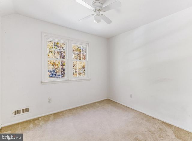 1102 BARNESDALE RD, West Deptford, NJ 08096