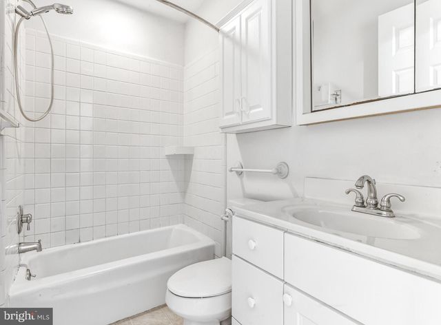 1102 BARNESDALE RD, West Deptford, NJ 08096