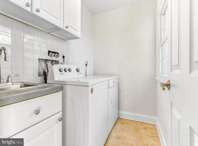 1102 BARNESDALE RD, West Deptford, NJ 08096