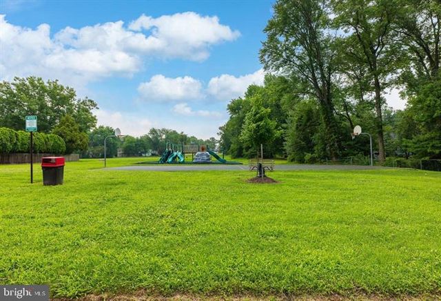 1102 BARNESDALE RD, West Deptford, NJ 08096