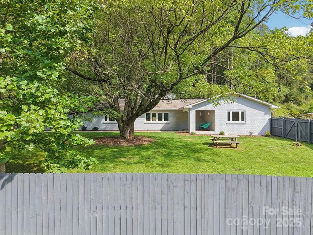 445 Chunns Cove Road A, Asheville, NC 28805