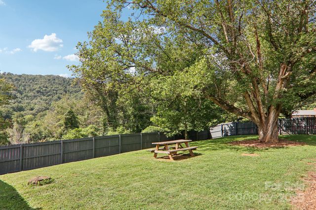 445 Chunns Cove Road A, Asheville, NC 28805