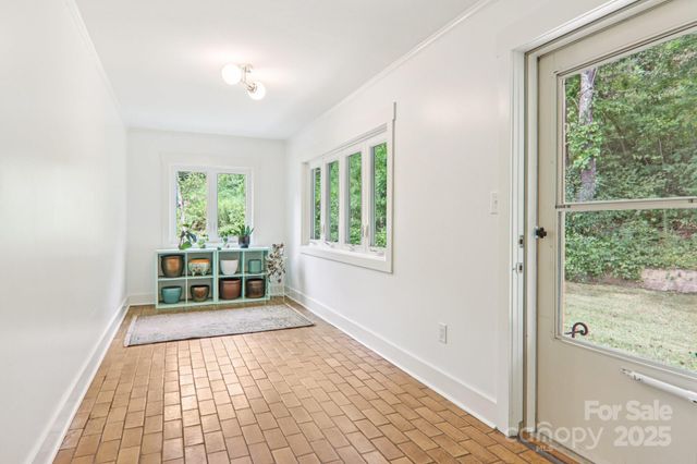 445 Chunns Cove Road A, Asheville, NC 28805