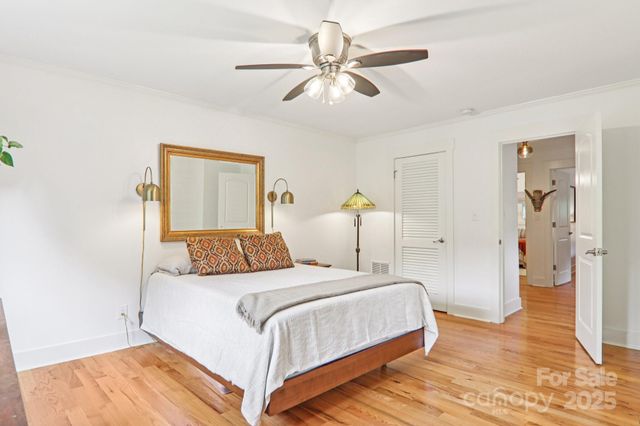 445 Chunns Cove Road A, Asheville, NC 28805
