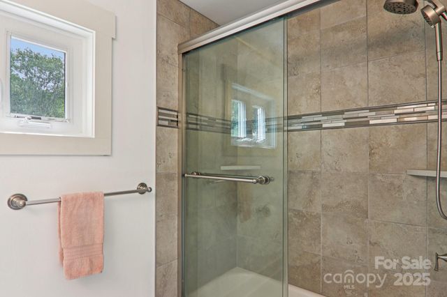 445 Chunns Cove Road A, Asheville, NC 28805