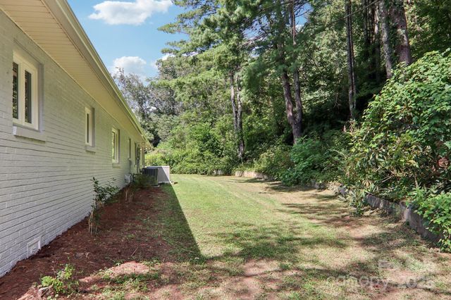 445 Chunns Cove Road A, Asheville, NC 28805