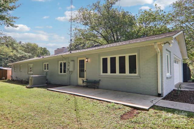 445 Chunns Cove Road A, Asheville, NC 28805