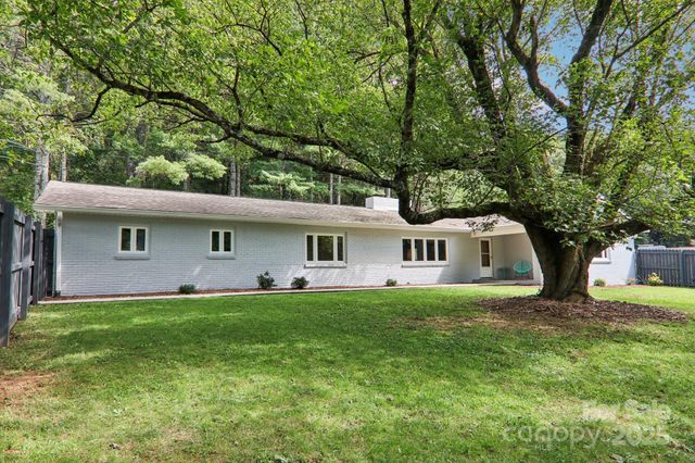 445 Chunns Cove Road A, Asheville, NC 28805