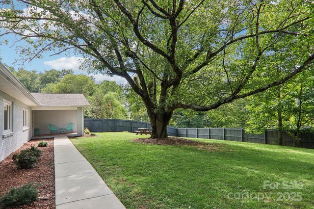 445 Chunns Cove Road A, Asheville, NC 28805