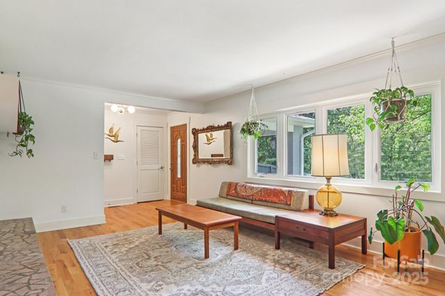 445 Chunns Cove Road A, Asheville, NC 28805