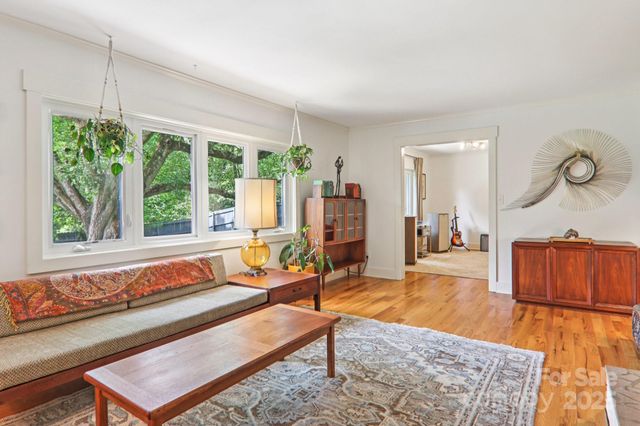 445 Chunns Cove Road A, Asheville, NC 28805