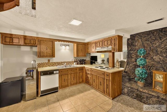 1900 Ross Avenue, Idaho Falls, ID 83406