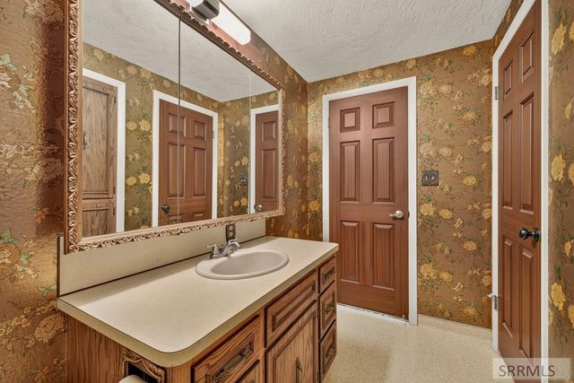 1900 Ross Avenue, Idaho Falls, ID 83406