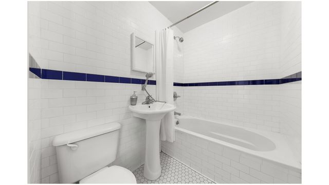 220 W 111th St Apt 1D, New York City, NY 10026