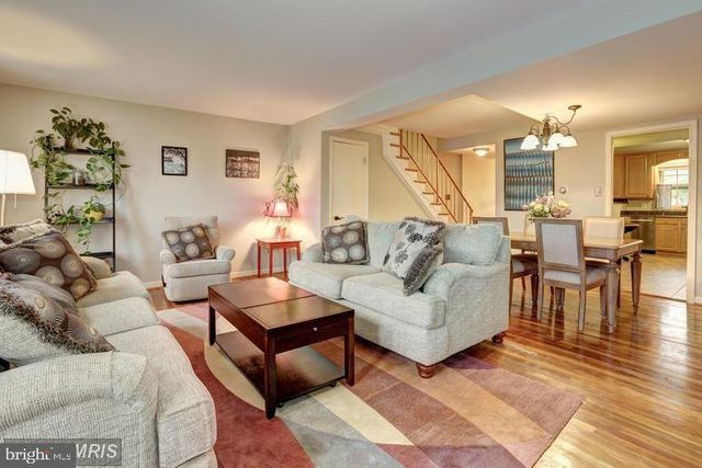 3898 UNIVERSITY DR, Fairfax, VA 22030