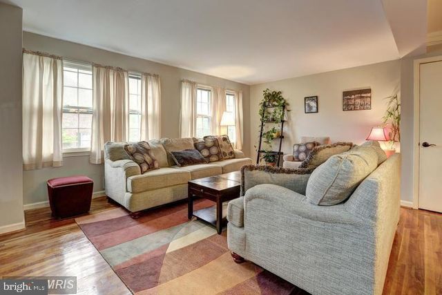 3898 UNIVERSITY DR, Fairfax, VA 22030