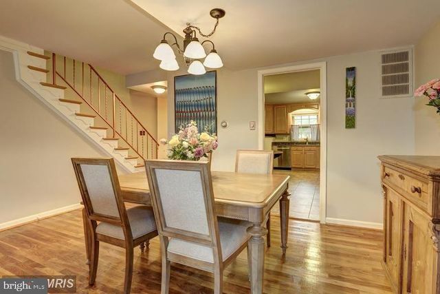 3898 UNIVERSITY DR, Fairfax, VA 22030