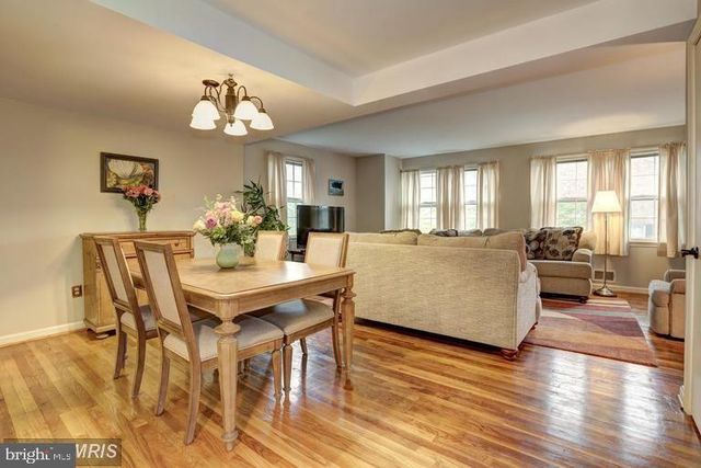 3898 UNIVERSITY DR, Fairfax, VA 22030