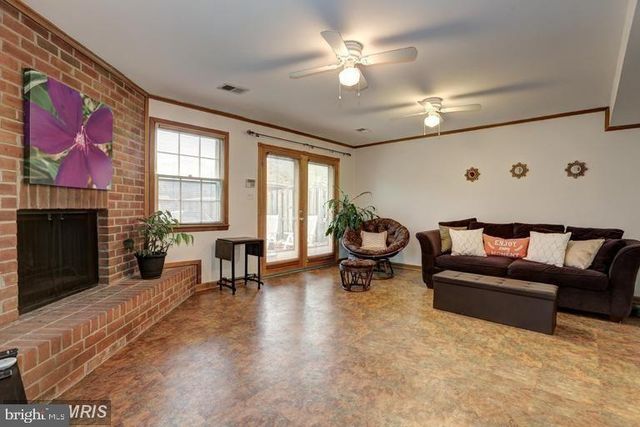 3898 UNIVERSITY DR, Fairfax, VA 22030