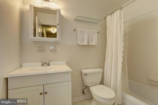 3898 UNIVERSITY DR, Fairfax, VA 22030