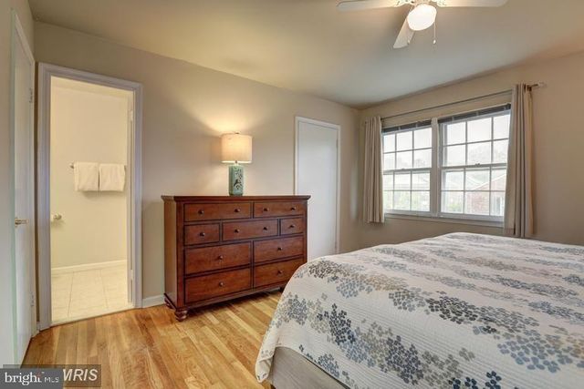 3898 UNIVERSITY DR, Fairfax, VA 22030