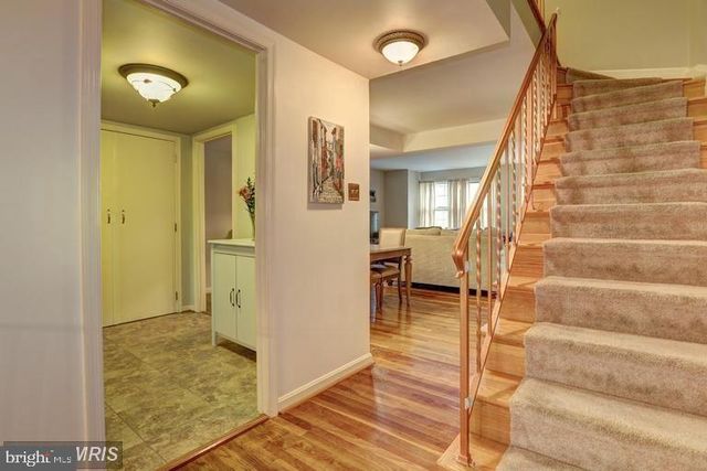 3898 UNIVERSITY DR, Fairfax, VA 22030