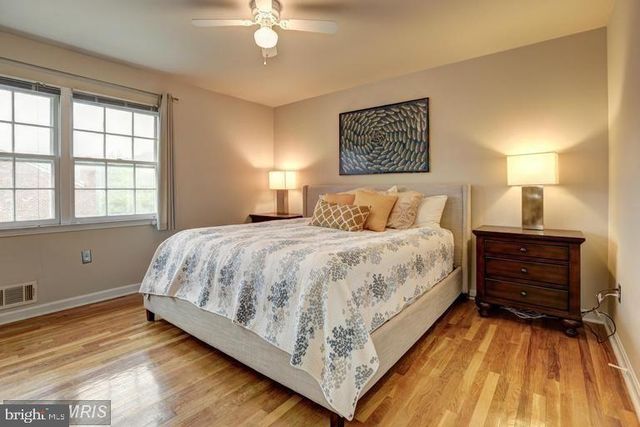 3898 UNIVERSITY DR, Fairfax, VA 22030