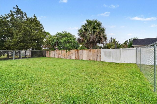 527 LAND O LAKES COURT, Deland, FL 32724