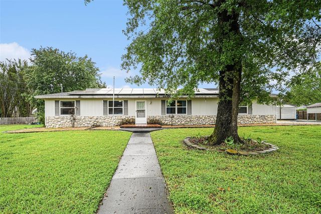527 LAND O LAKES COURT, Deland, FL 32724