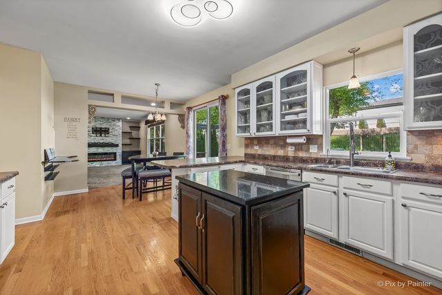 2211 Hazelwood Drive, Mchenry, IL 60051