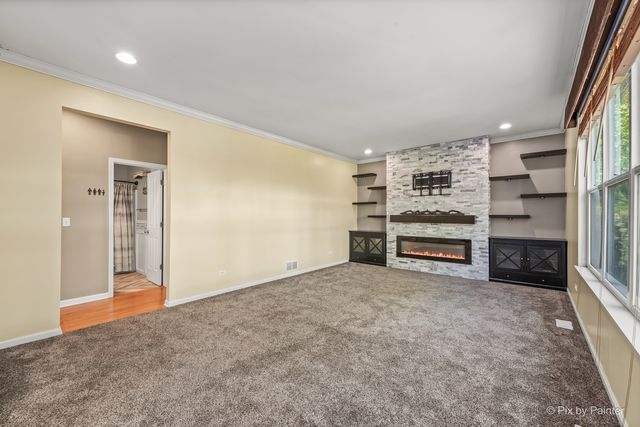 2211 Hazelwood Drive, Mchenry, IL 60051