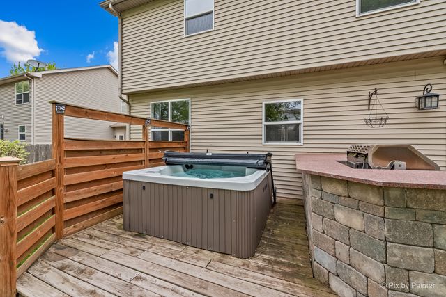 2211 Hazelwood Drive, Mchenry, IL 60051