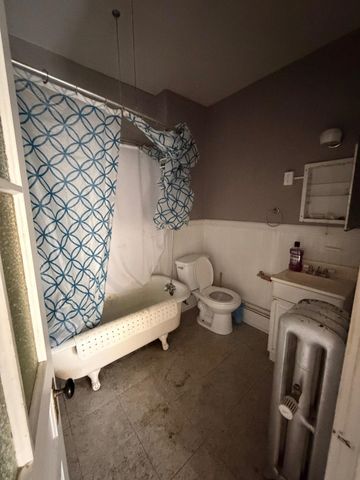 372 N Main Street, Barre City, VT 05641