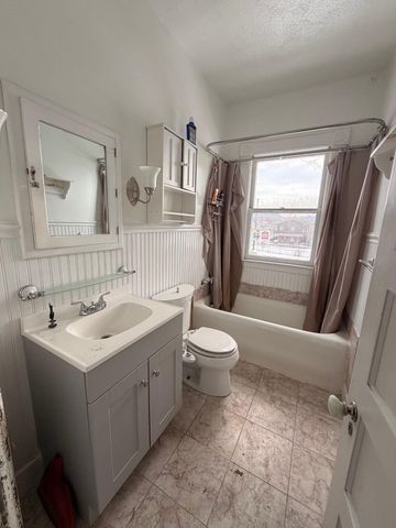 372 N Main Street, Barre City, VT 05641