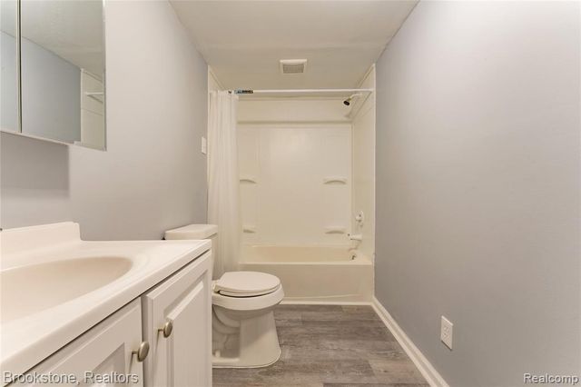 2961 Chrysler Avenue, Waterford, MI 48328