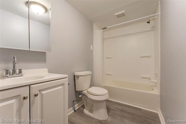 2961 Chrysler Avenue, Waterford, MI 48328