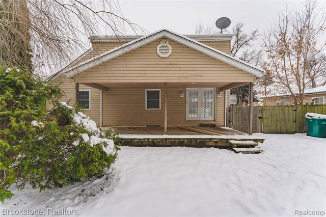 2961 Chrysler Avenue, Waterford, MI 48328