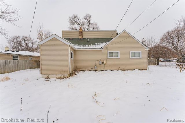 2961 Chrysler Avenue, Waterford, MI 48328