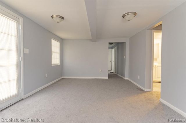 2961 Chrysler Avenue, Waterford, MI 48328