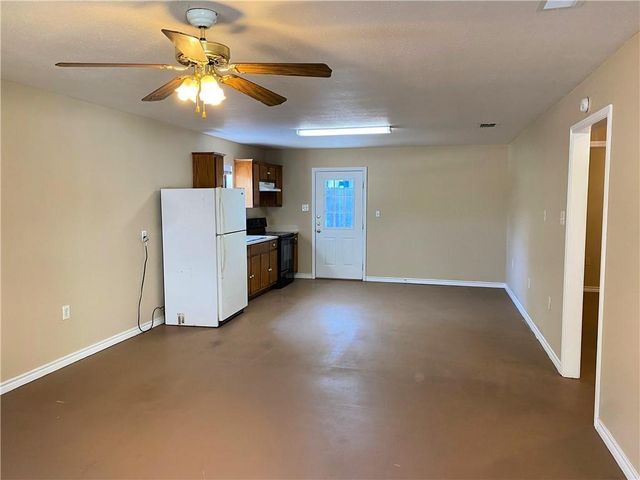 204 Hall ST A, Elgin, TX 78621