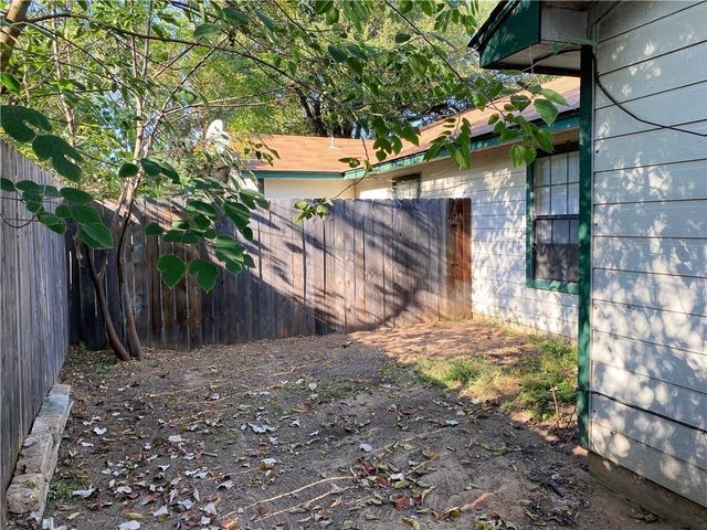 204 Hall ST A, Elgin, TX 78621