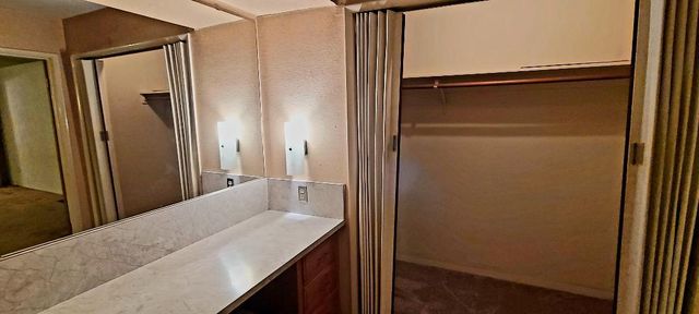 5877 E Dwight Way, Fresno, CA 93727