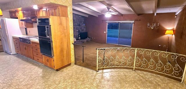 5877 E Dwight Way, Fresno, CA 93727